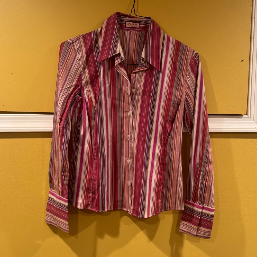 Thomas Pink striped button down shirt stripes